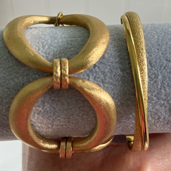 Rivka Friedman Gold Clad Women's Bracelet - Picture 6 of 12